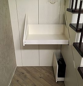 Дверцы шкафа и выдвижные ящики под ступеньками - Киев | ZenWood