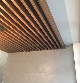 Декорування стелі брусом - Київ | ZenWood