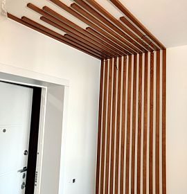 Декорування стіни та стелі дерев'яними рейками - Київ | ZenWood